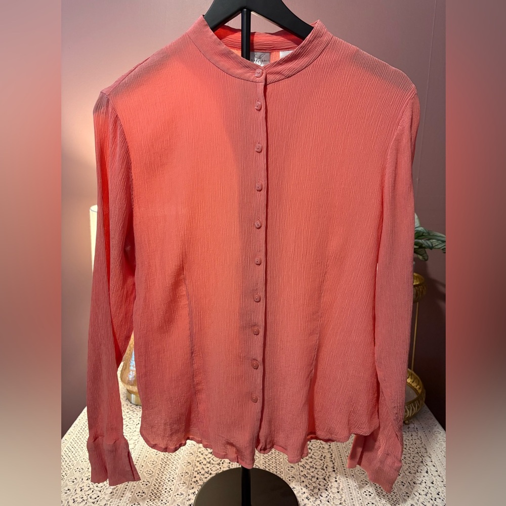 Coral mandarin collar button up blouse. Crepe 100% silk. Sz 14
